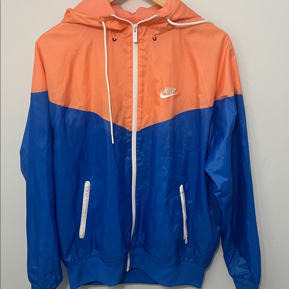 Nike Size M Men's Vibrant Orange and Blue Windbreaker
